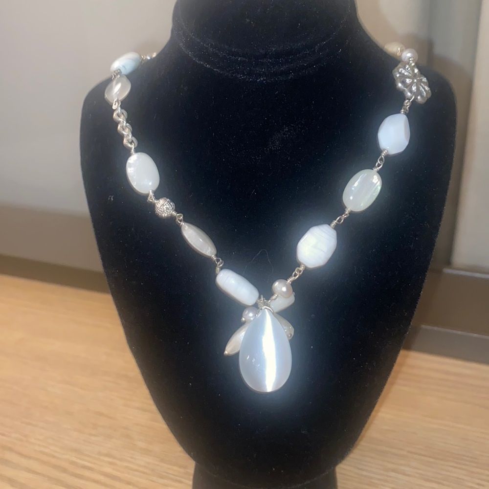 Vintage collar| bib| art deco moonstone and silver tone floral necklace|choker